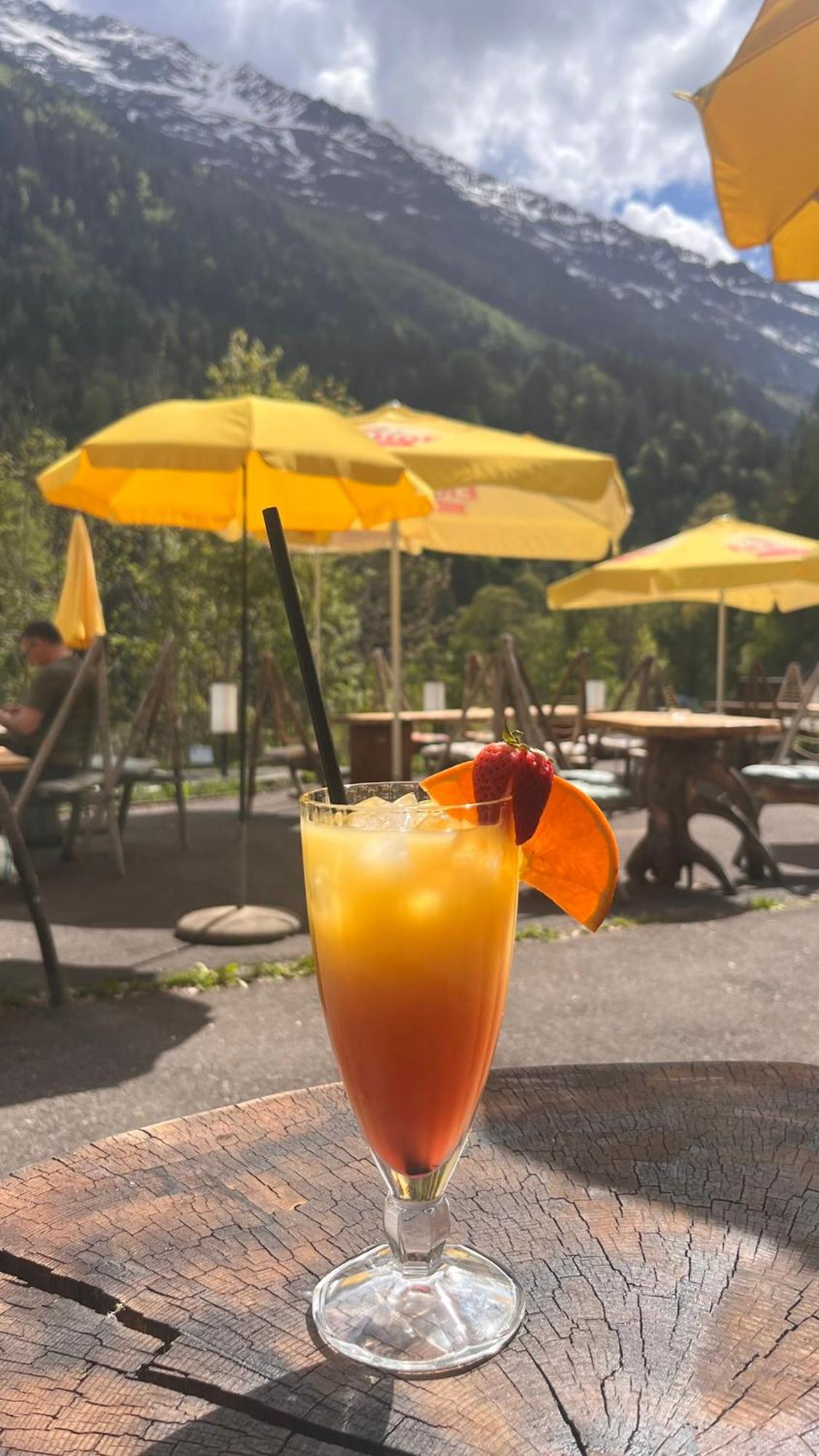 "Terrasse" Nessental Hotel Gadmen Buitenkant foto
