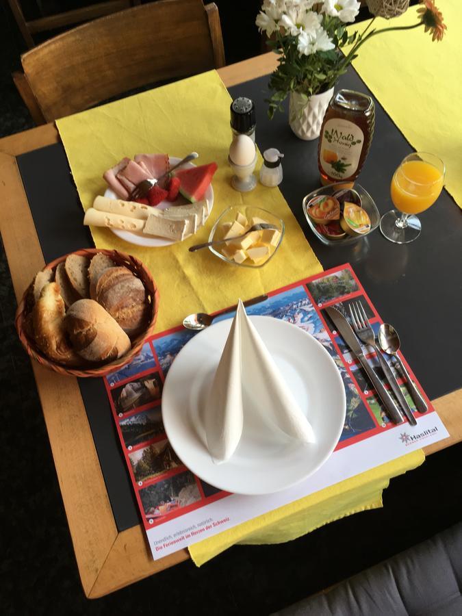 "Terrasse" Nessental Hotel Gadmen Buitenkant foto