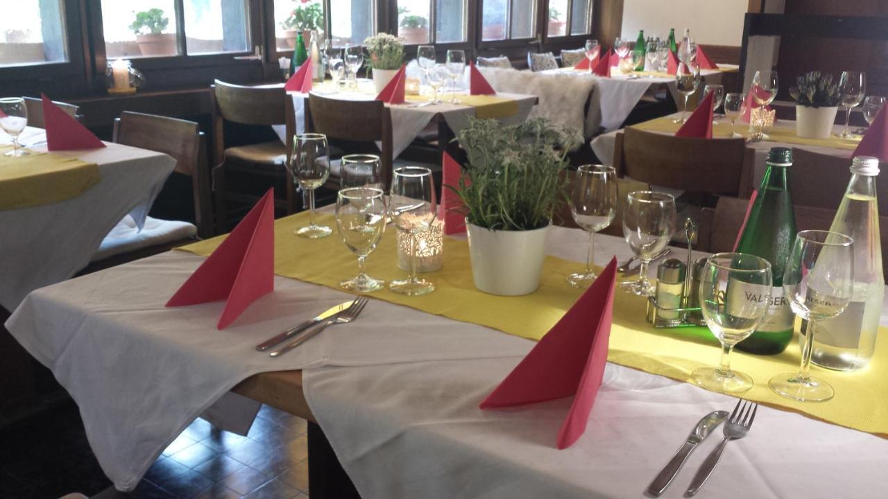 "Terrasse" Nessental Hotel Gadmen Buitenkant foto